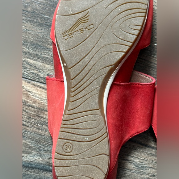 Dansko size 39 tomato red sandals - Picture 4 of 4